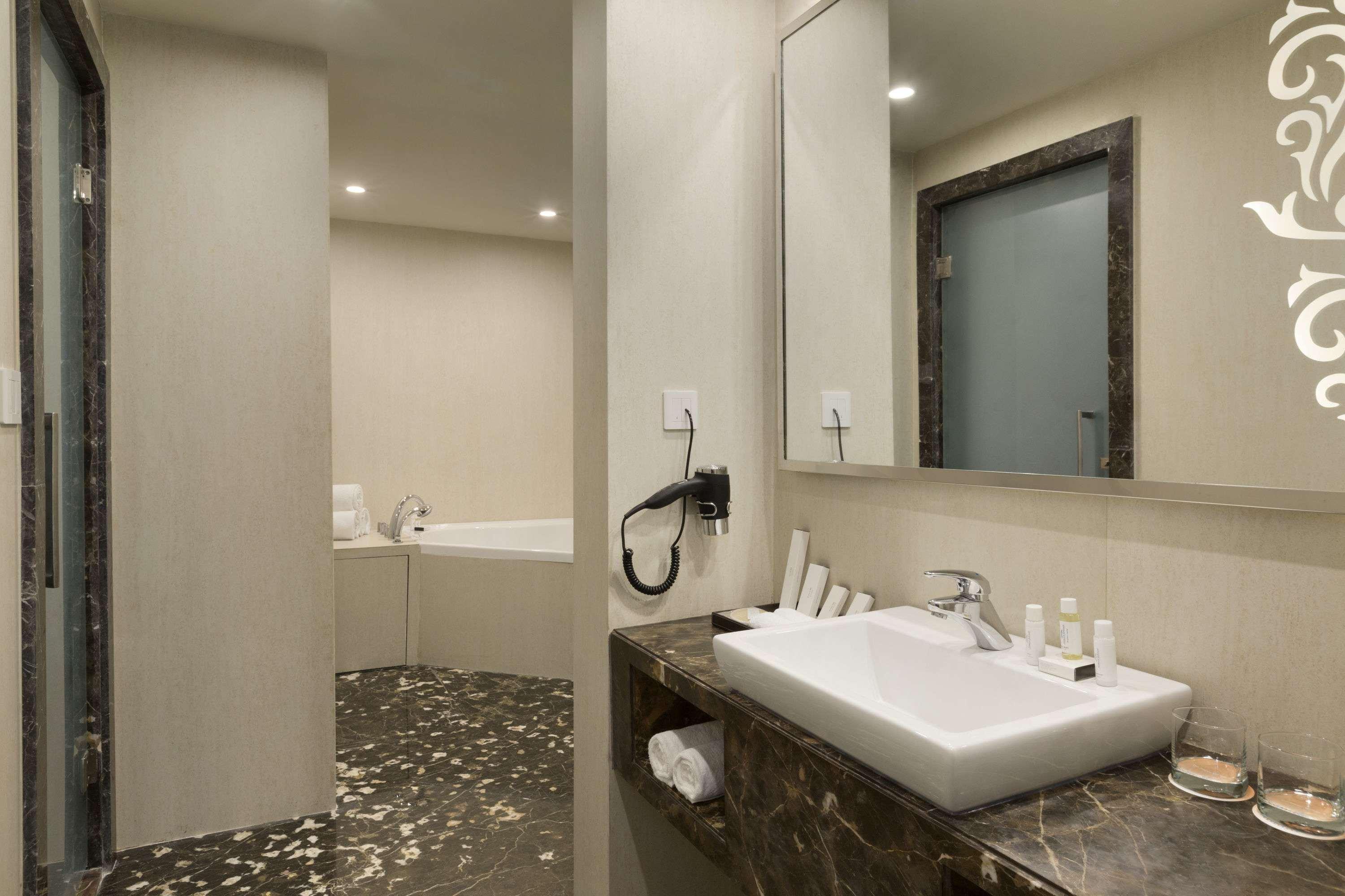 Howard Johnson By Wyndham, Hebbal, Bengaluru Exteriér fotografie