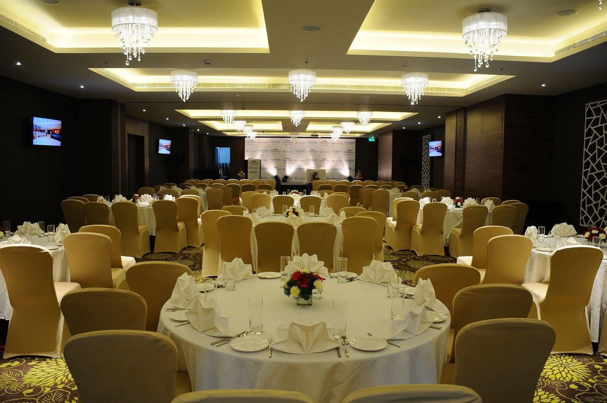 Howard Johnson By Wyndham, Hebbal, Bengaluru Exteriér fotografie